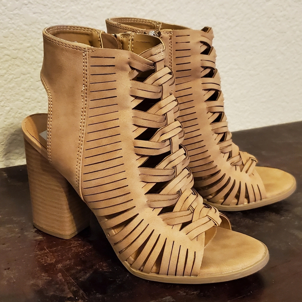 DV Dolce Vita Alyson Gladiator Block Heel, Open Toe Zippered Sandal, SIZE 7